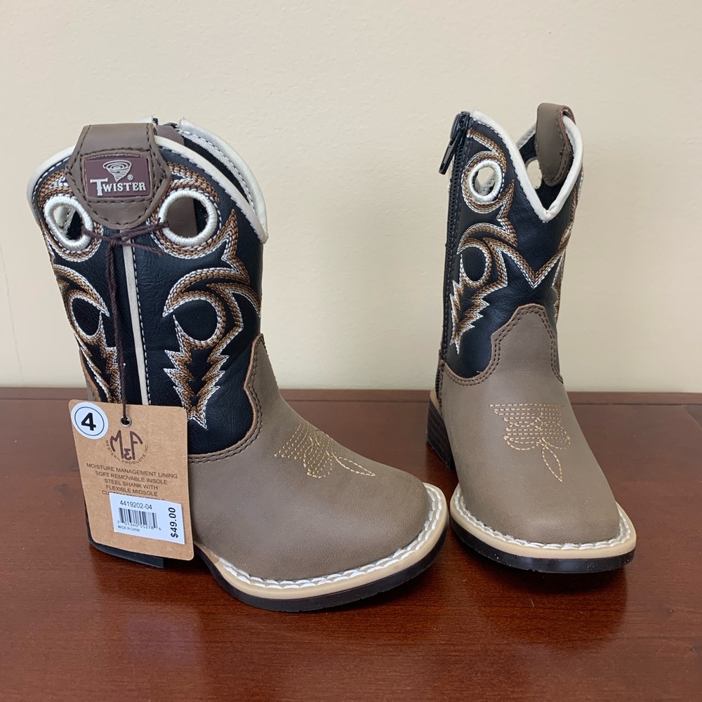 Toddler Boys Twister boots. NWT. Size 4